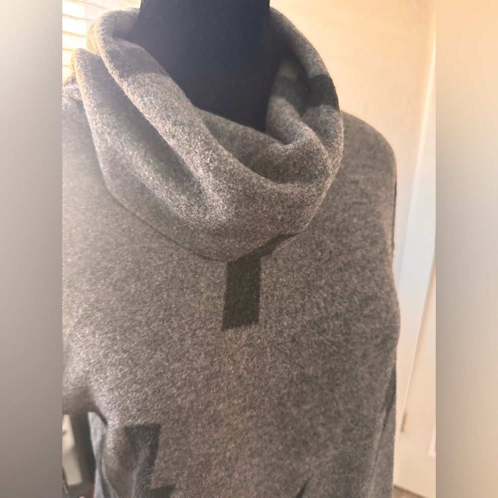 Mystree Hacci Pullover. - Picture 8 of 9